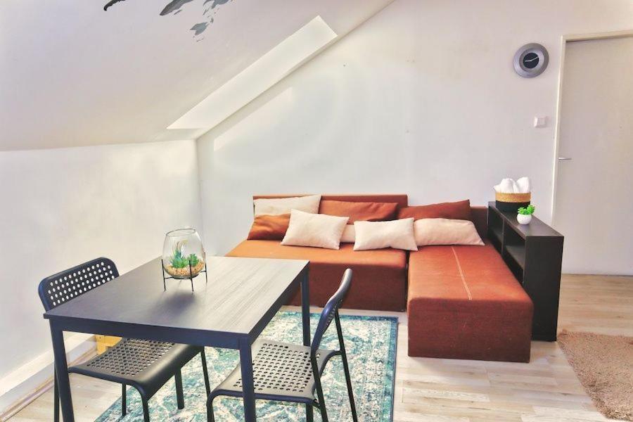 A Private Room In City Center In Bratislava Luaran gambar
