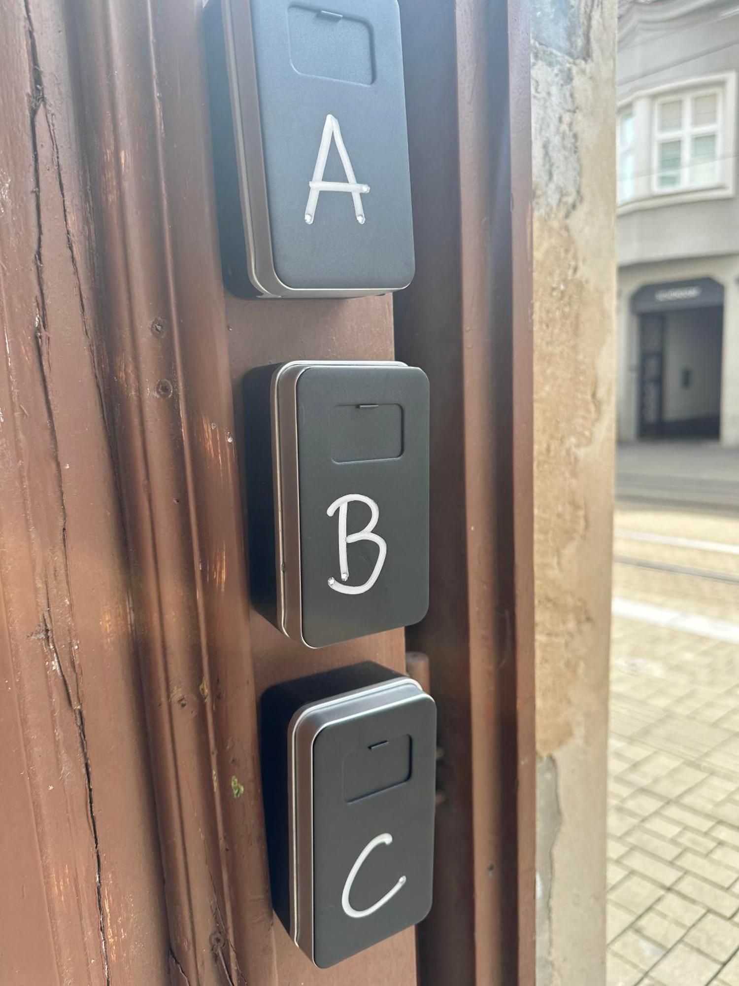 A Private Room In City Center In Bratislava Luaran gambar