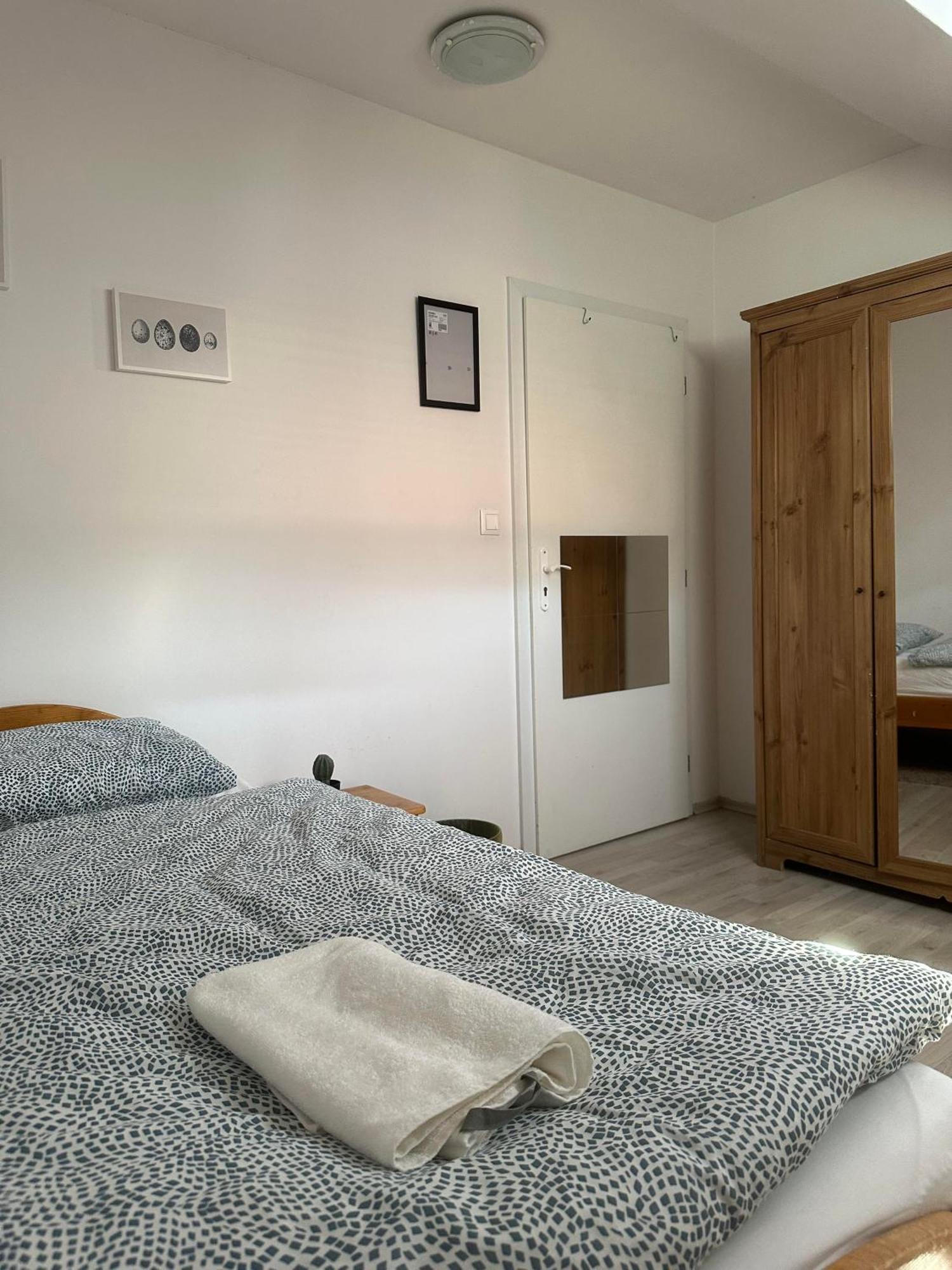 A Private Room In City Center In Bratislava Luaran gambar